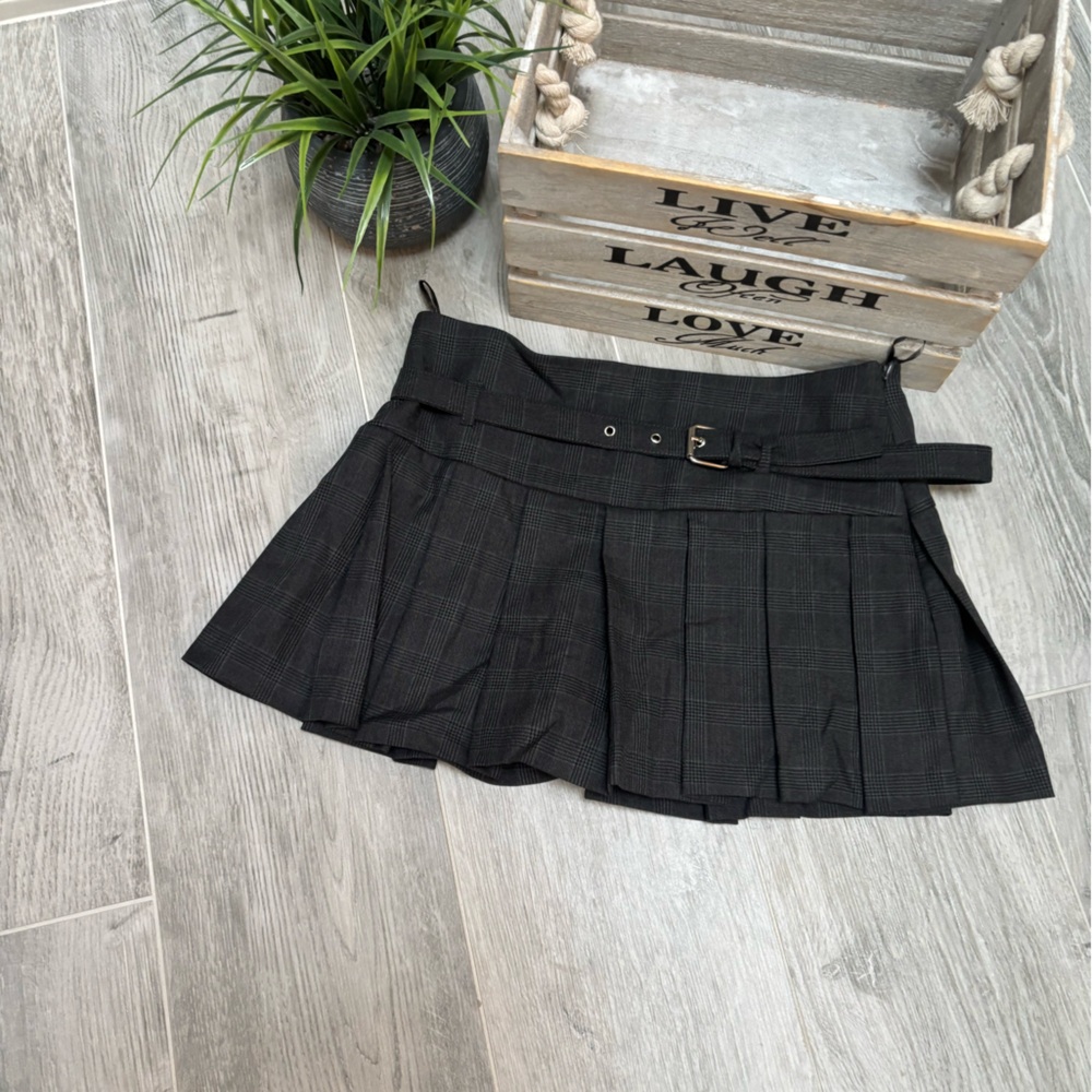 Zara Mini Gray Skort with Pleats